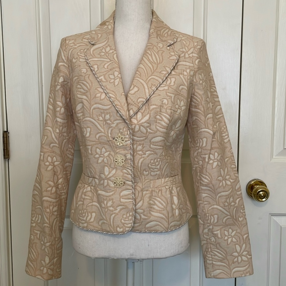 Caché Cream & White Floral Jacquard Jacket w/ Corded Trim & Pearlescent Buttons